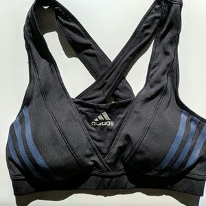 ⚡CLEAROUT⚡Black Adidas criss cross sports bra